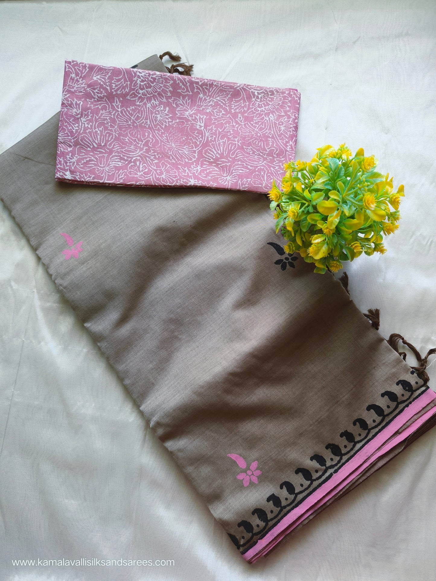 South Cotton Mix Block Printed Saree Grey colour with Pink colour contrast blouse