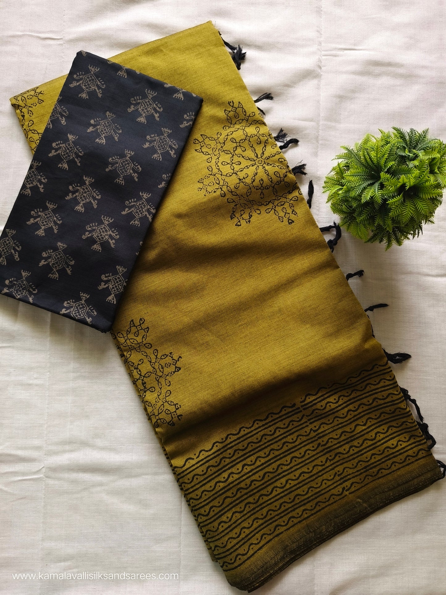 South Cotton Mix Block Printed Saree Green colour with Black colour blouse