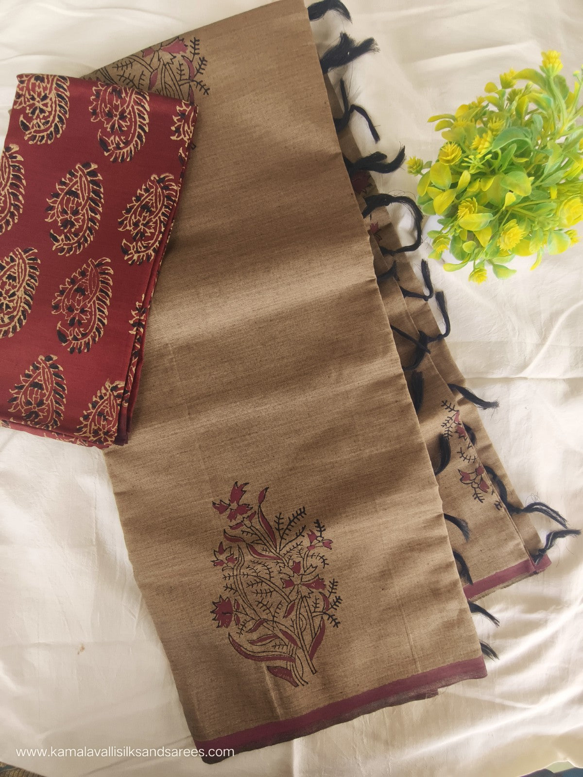 South Cotton Mix Block Printed Saree in floral pattern with Brown colour contrast blouse